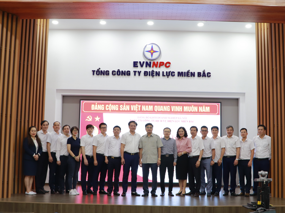 Công ty Dịch vụ Điện lực miền Bắc tổ chức tập huấn công tác Đảng năm 2022